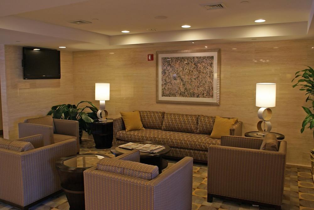Holiday Inn Express Maspeth By Ihg Нью-Йорк Екстер'єр фото