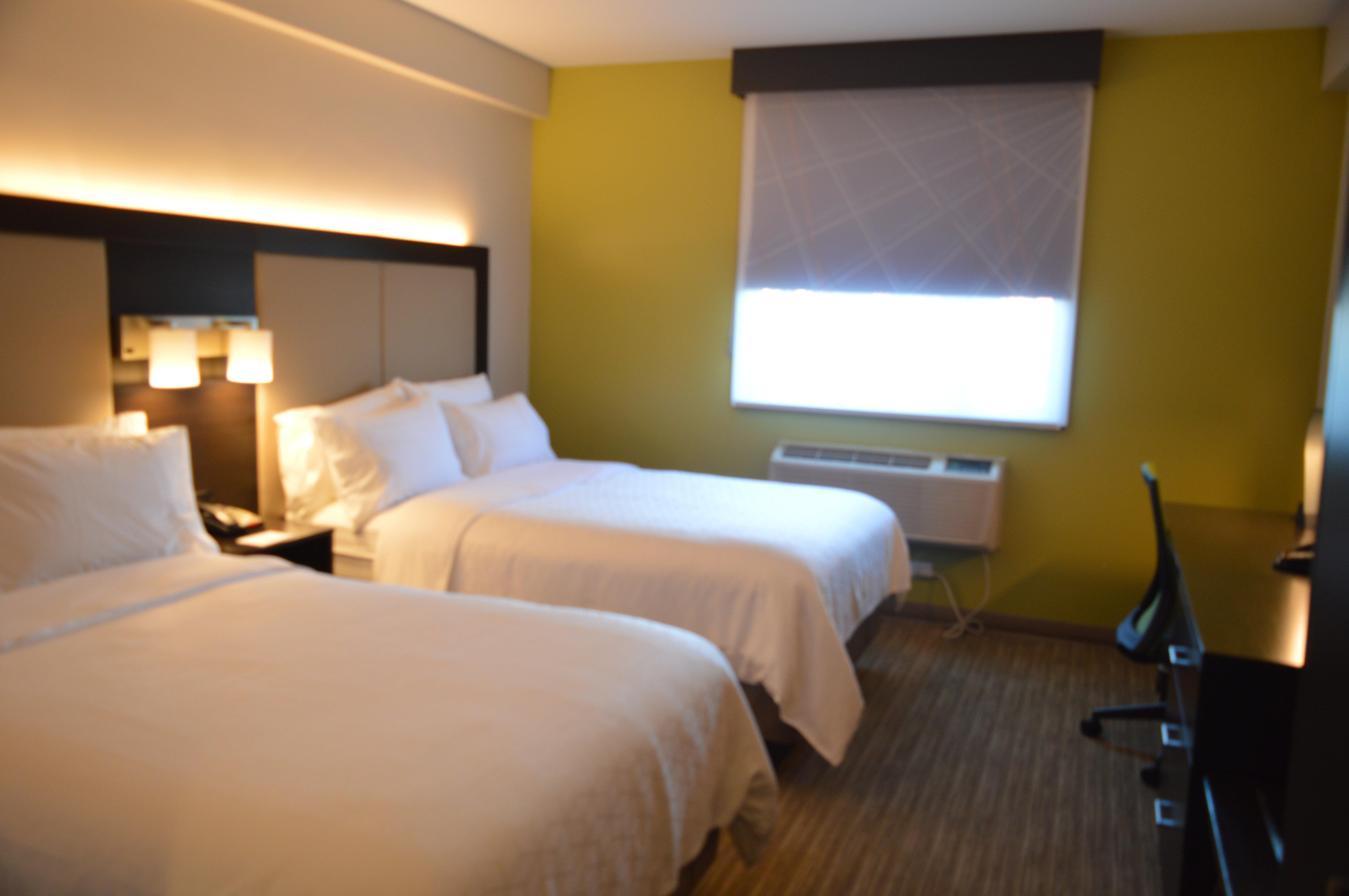 Holiday Inn Express Maspeth By Ihg Нью-Йорк Екстер'єр фото