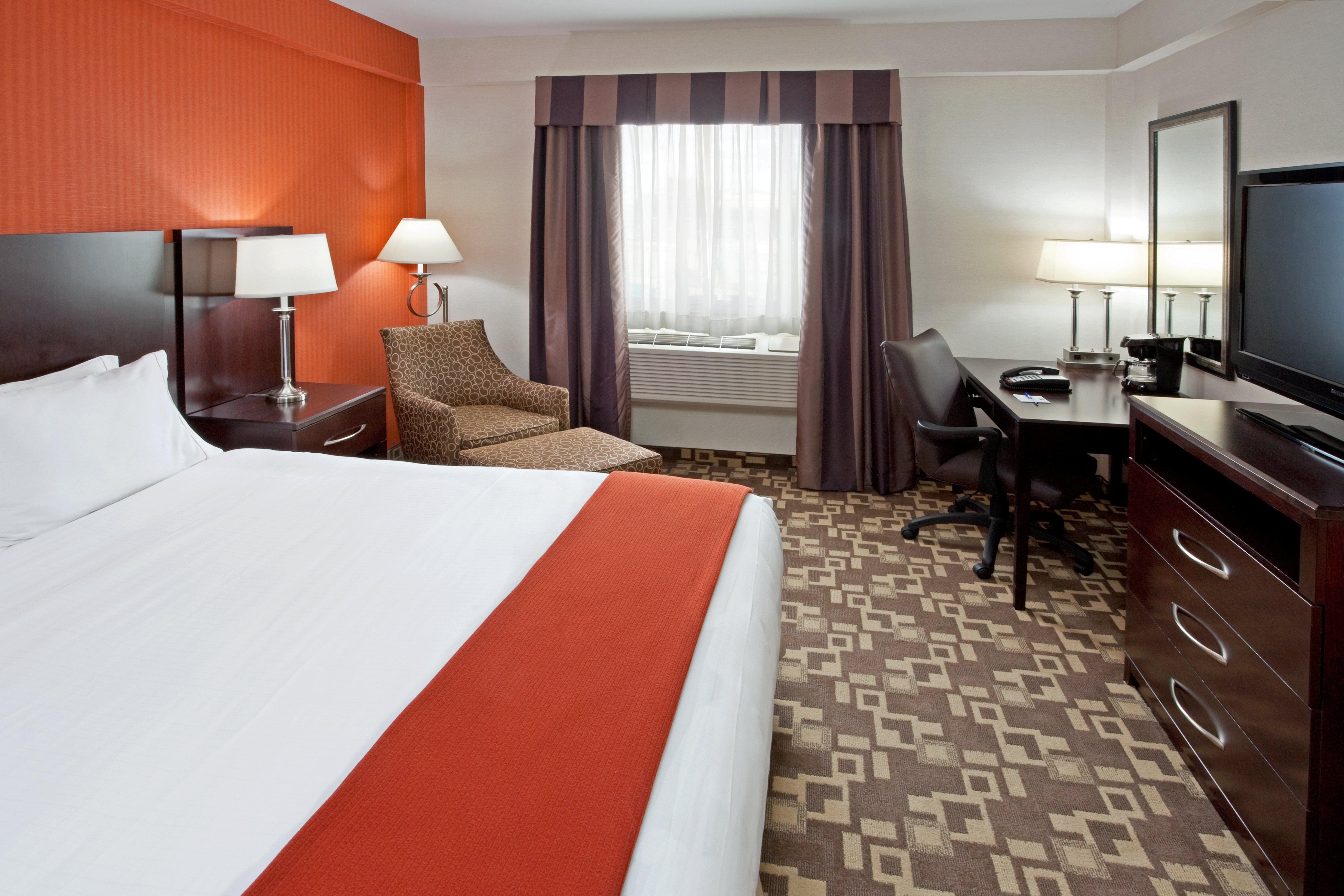 Holiday Inn Express Maspeth By Ihg Нью-Йорк Екстер'єр фото