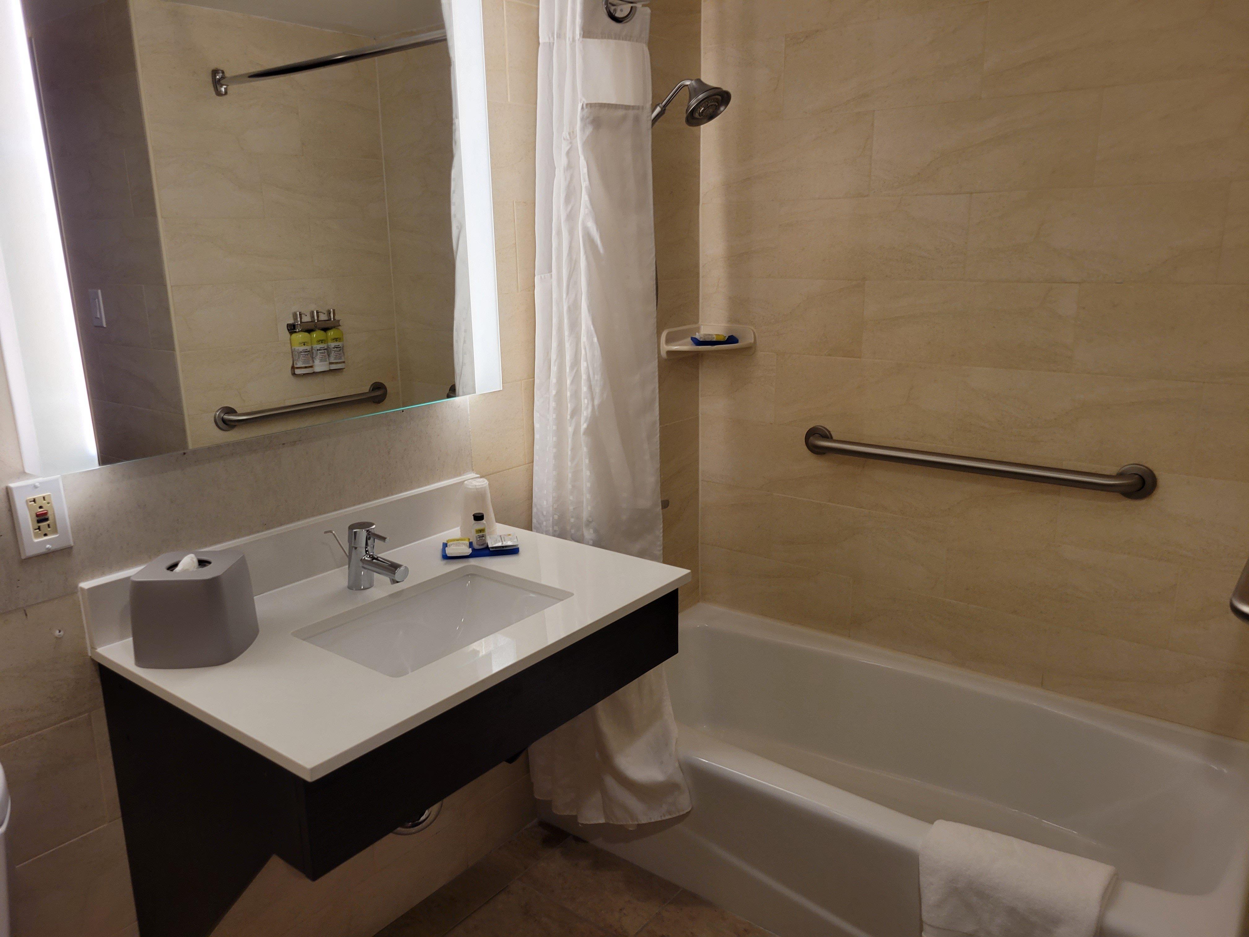 Holiday Inn Express Maspeth By Ihg Нью-Йорк Екстер'єр фото
